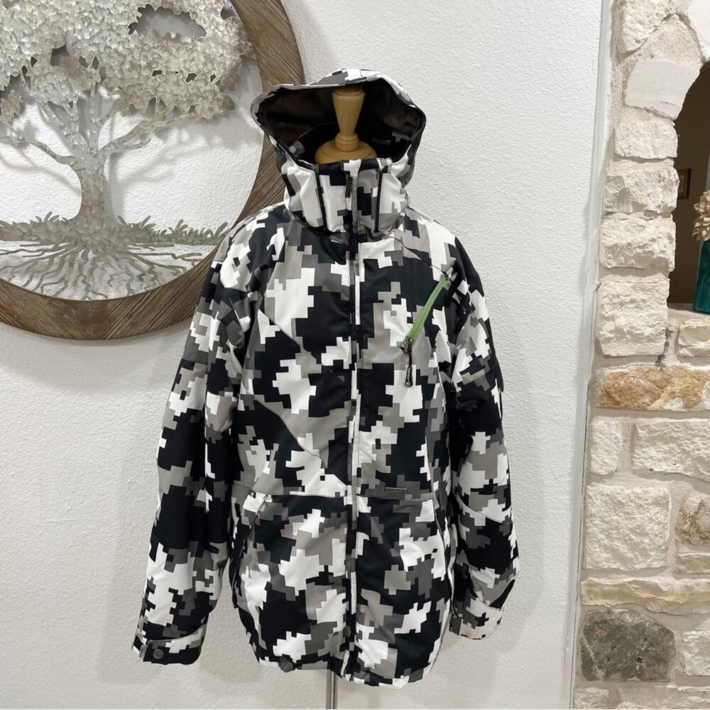 Liquid Venture Pixelated Camo Snowboarding Jacket Coat Waterproof 5000 MM Large